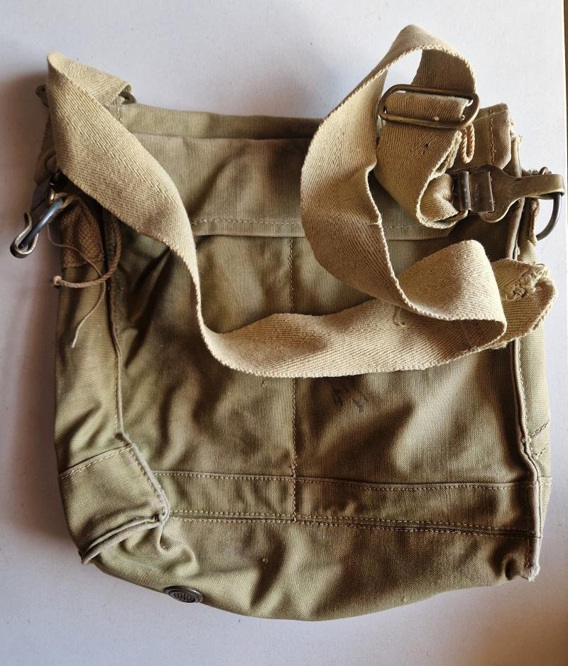 British WW2 Gas Mask Bag — image 2