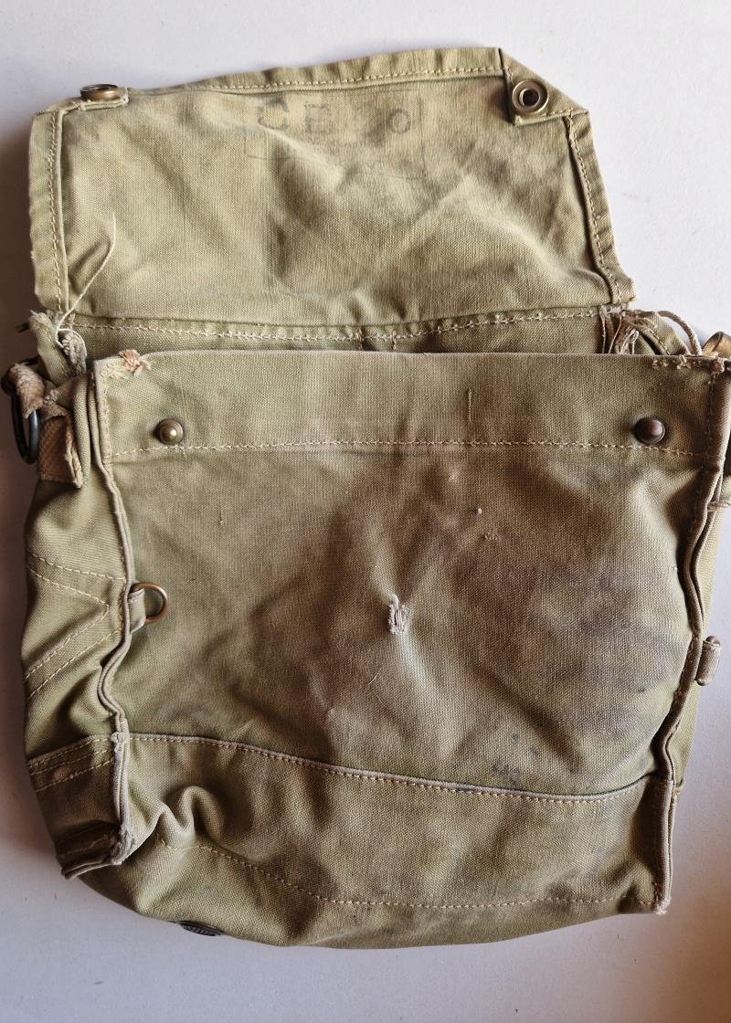 British WW2 Gas Mask Bag — image 4