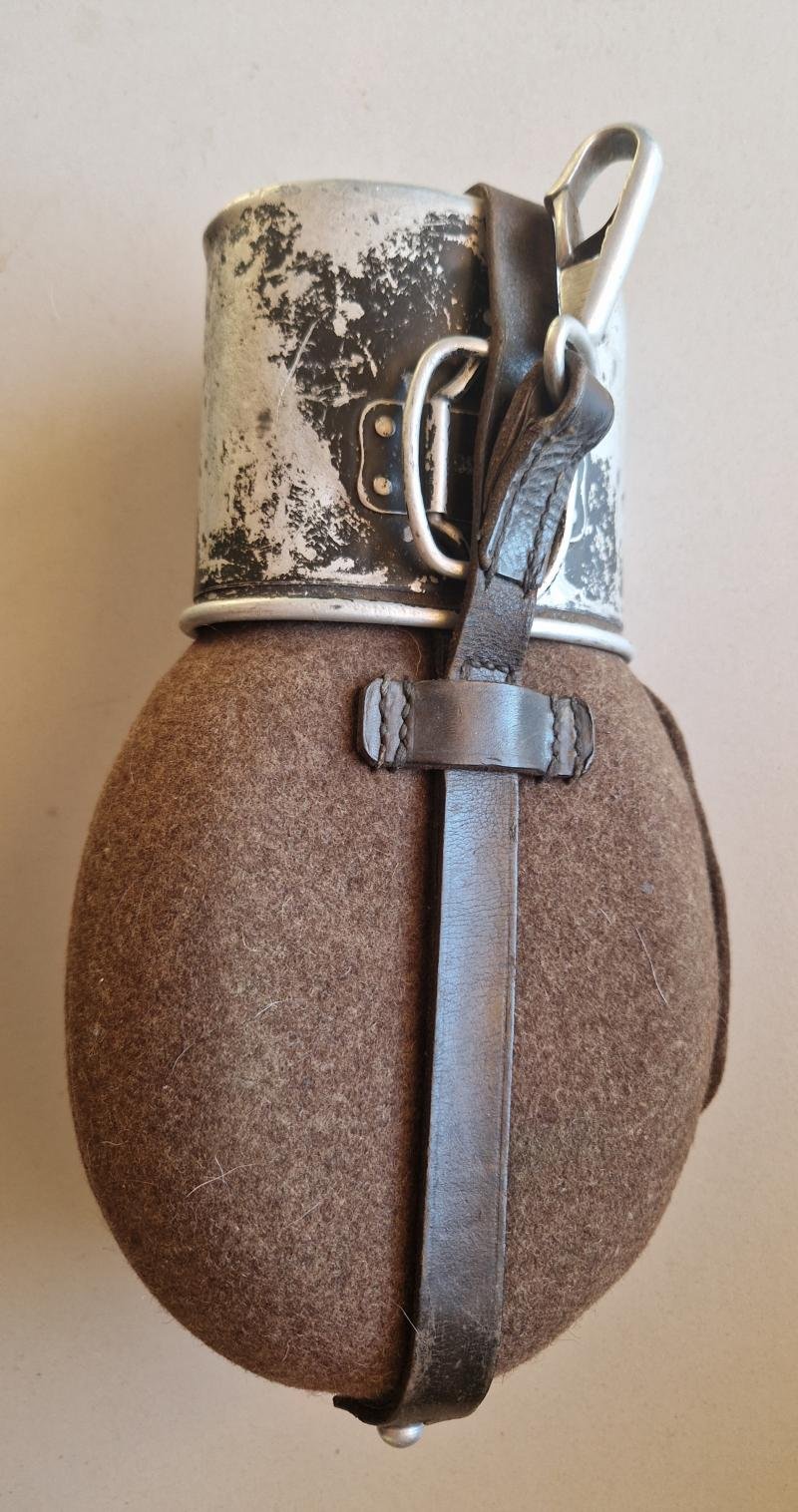 German Ww2 Waterbottle — image 2