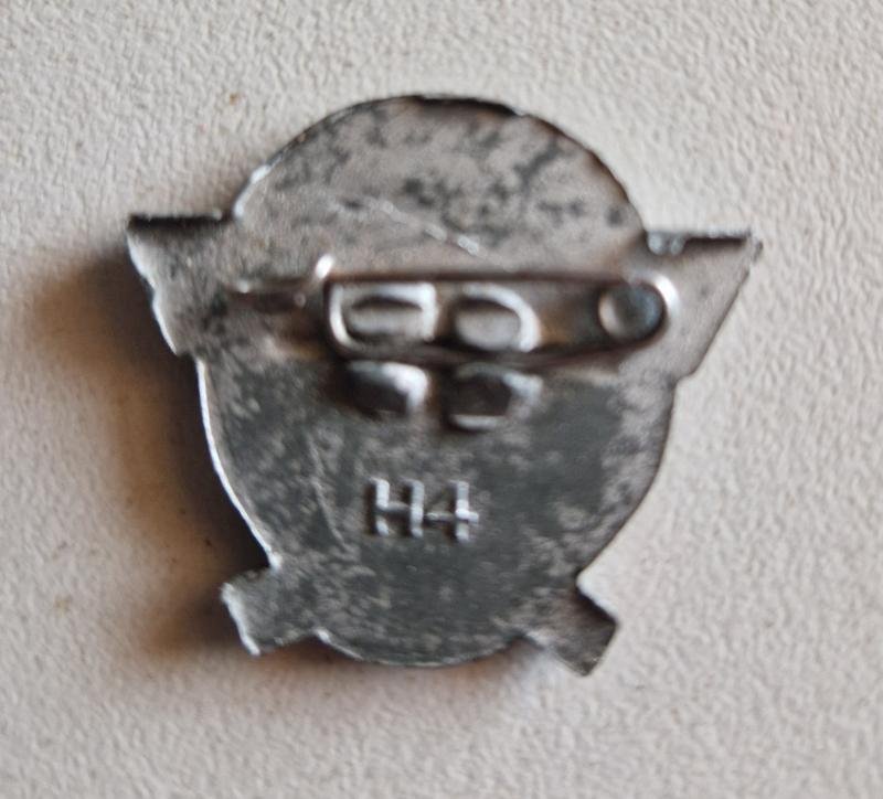 Small Police Badge 1942 — image 2