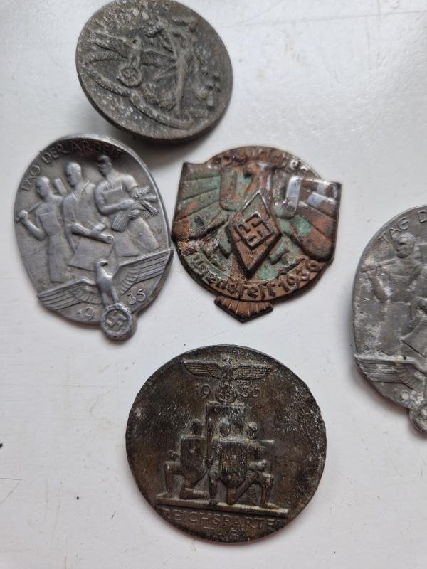 Group of Day Badges — image 2