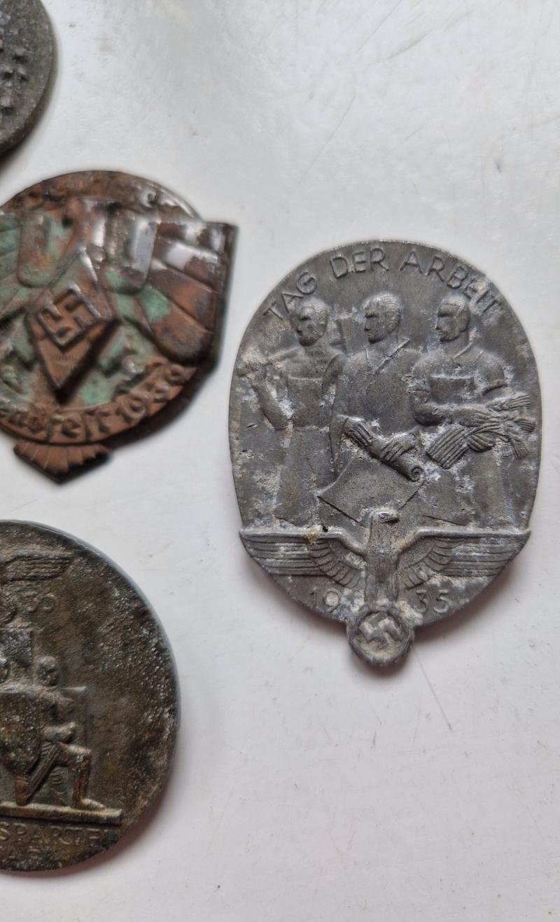 Group of Day Badges — image 3