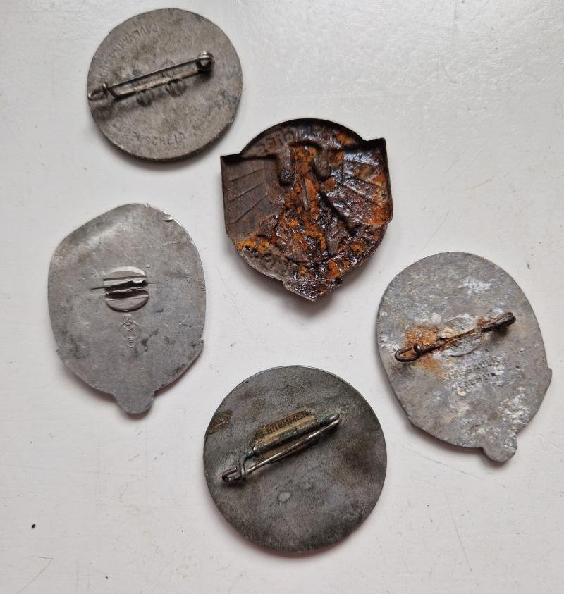 Group of Day Badges — image 4