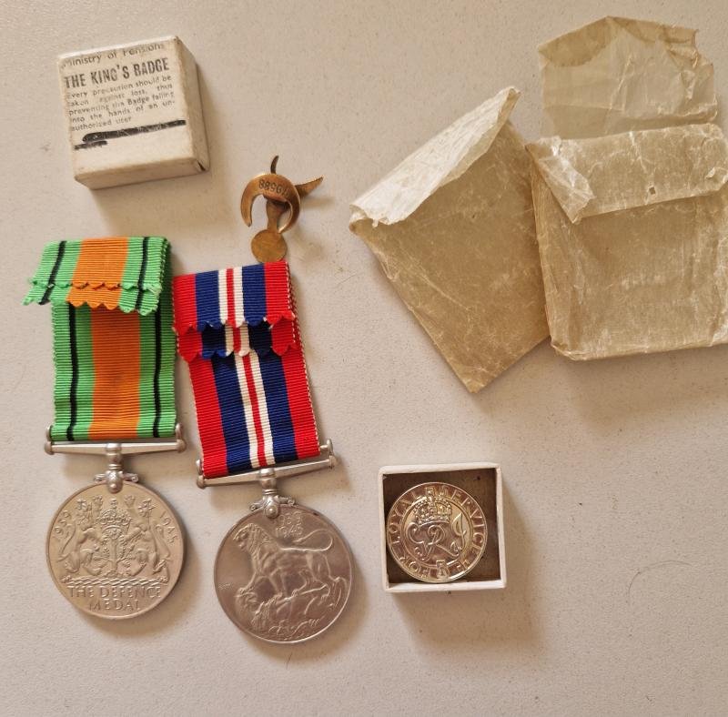British Pair of Ww2 Medals — image 2