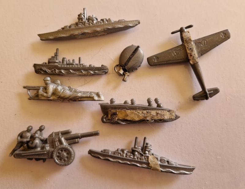 Group of German Ww2 Plastic Donation Items — image 2