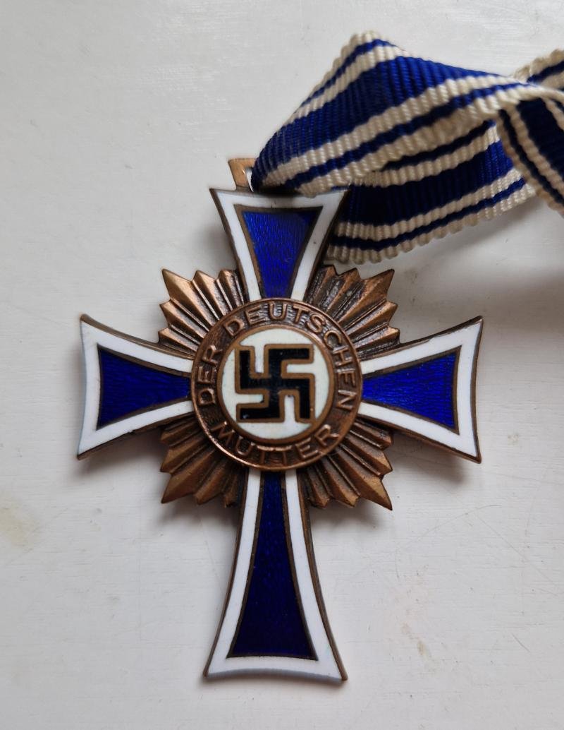 Mothers Cross in Bronze — image 2