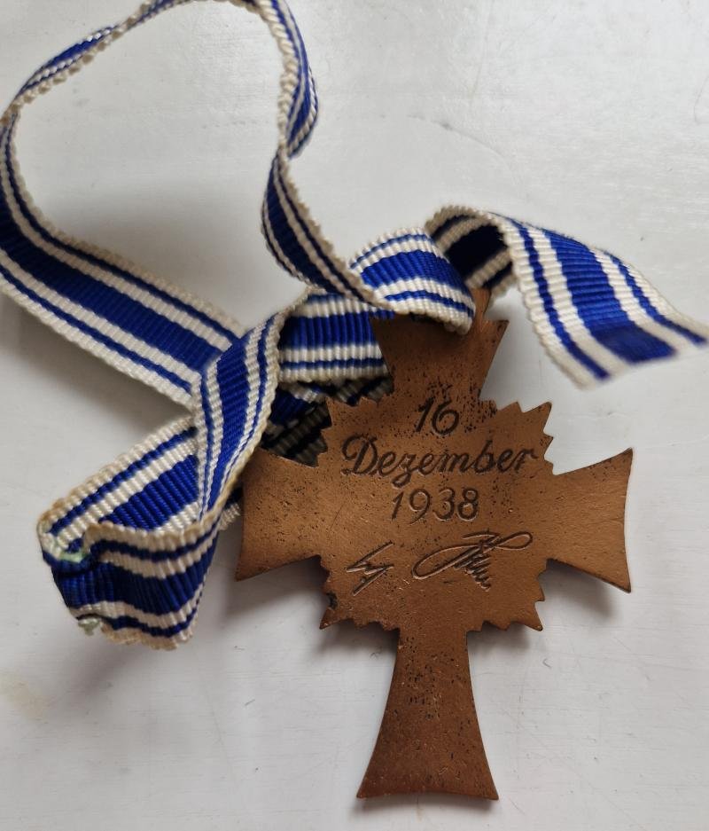 Mothers Cross in Bronze — image 3