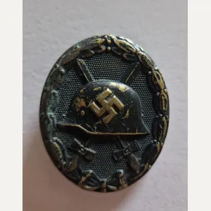 Black Wound Badge L21
