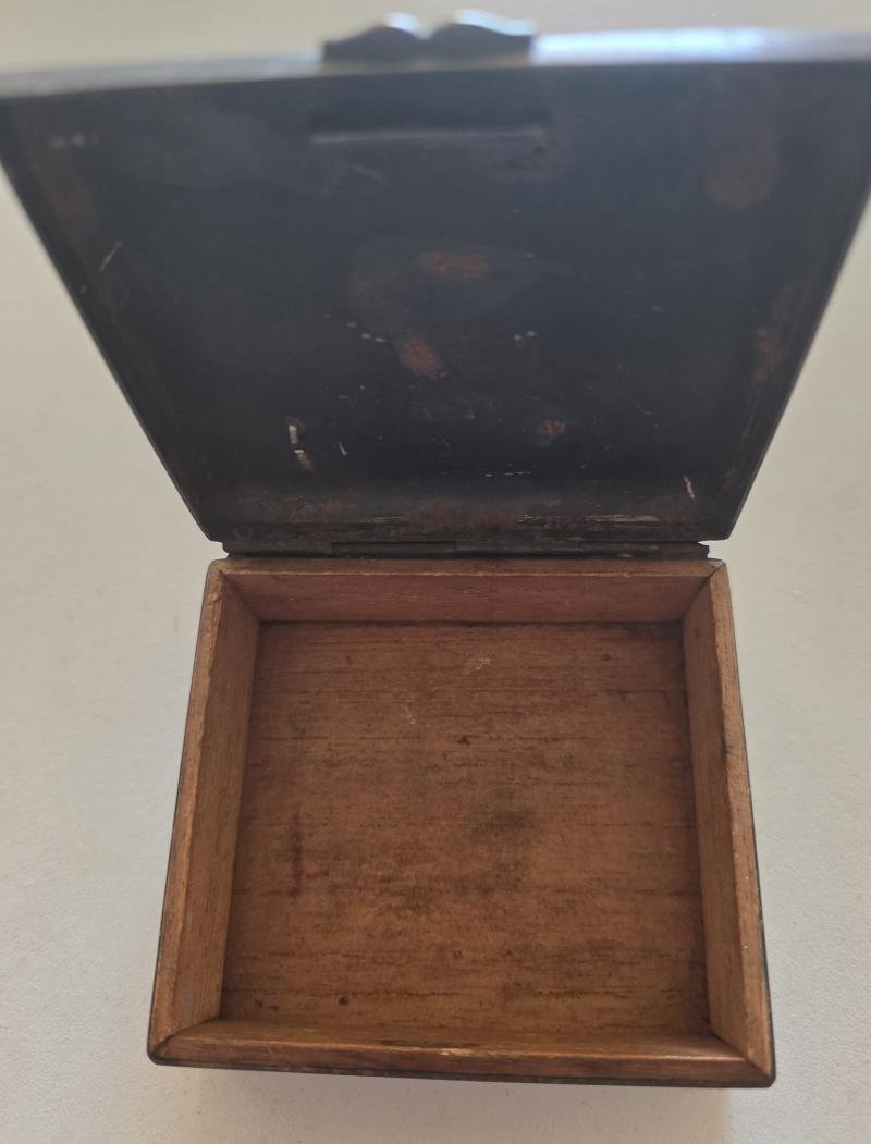 Metal small WW1 Cigarette Box 1914 Iron Cross to lid — image 4