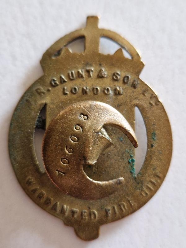 War Munitions Volunteer British WW1 Badge — image 2