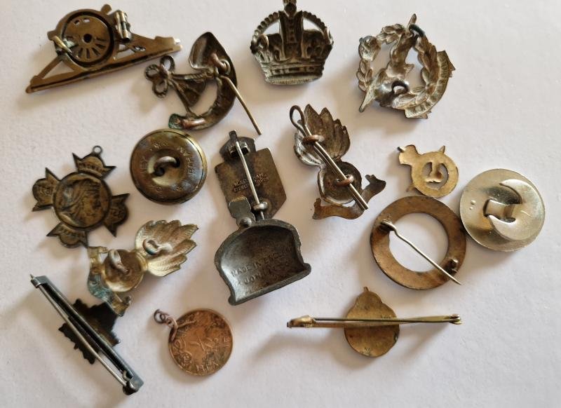 British Group of Badges and Sweethearts — image 2