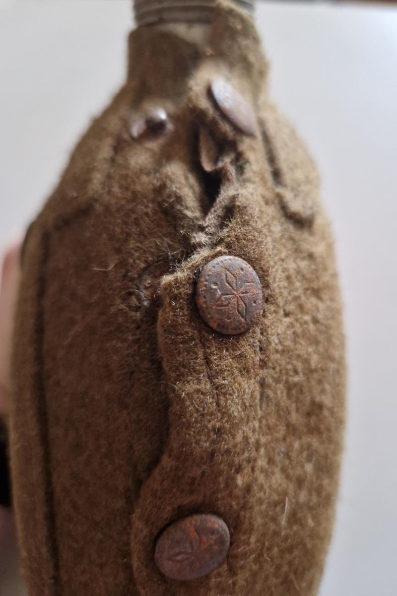 German ww2 Damaged Waterbottle — image 3