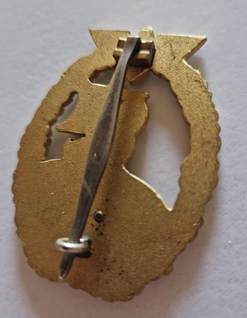 Early Auxiliary Cruisers Badge — image 4