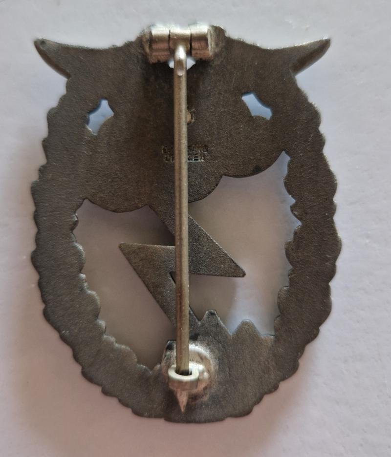 Luftwaffe Ground Assault Badge — image 3