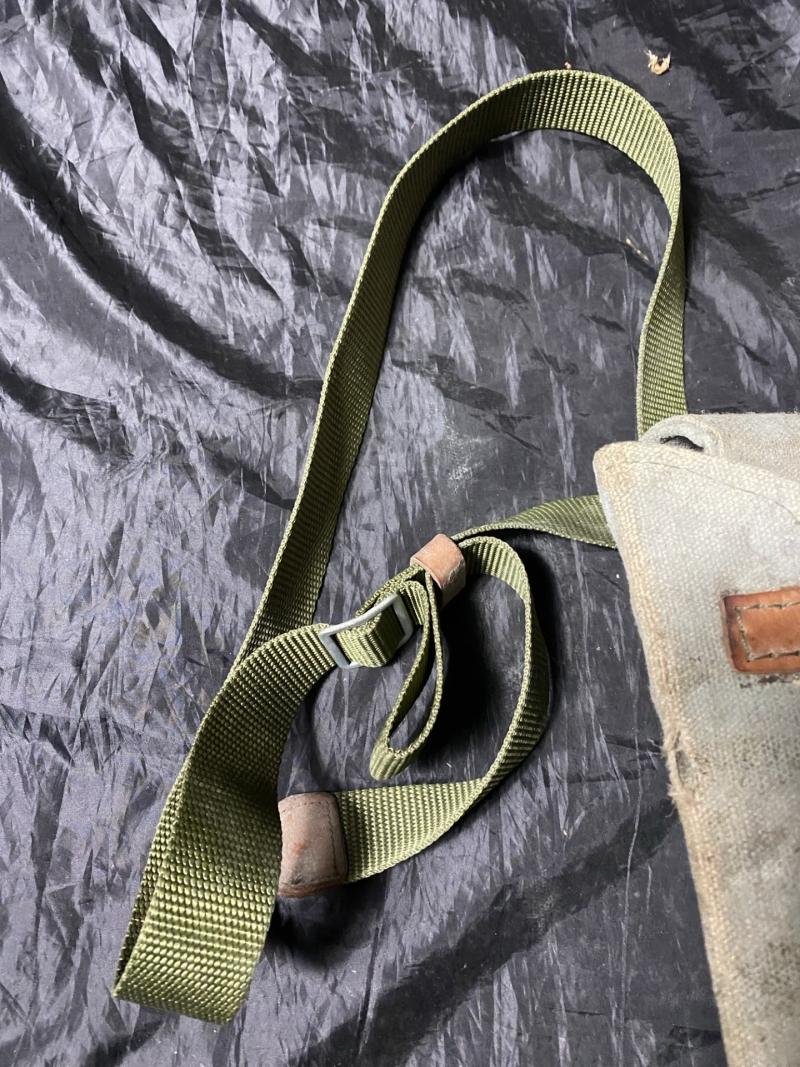 POLISH WZ 83 40MM GRENADE POUCH — image 4