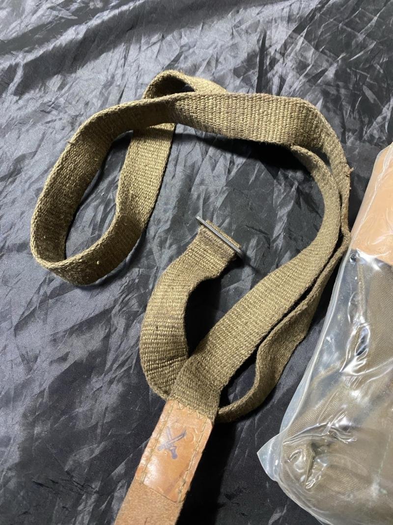 CZECH SMG VZ26 MAGAZINE POUCH AND SLING — image 3