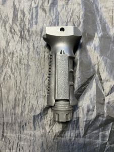 (Was £10) VERTICAL GRIP FOR RIS RAILS