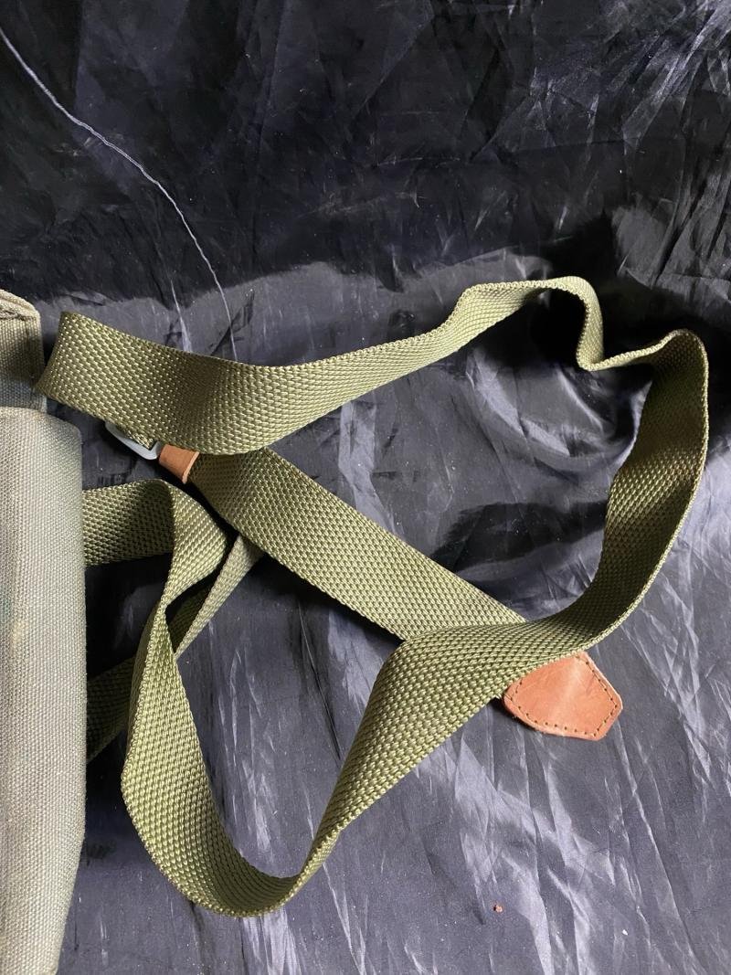 POLISH WZ 83 40MM GRENADE POUCH — image 4