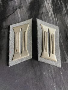 EAST GERMAN COLLAR TABS