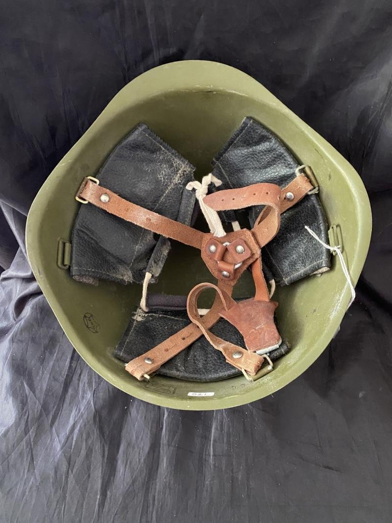 RUSSIAN SSH-40/60 COMBAT HELMET — image 4