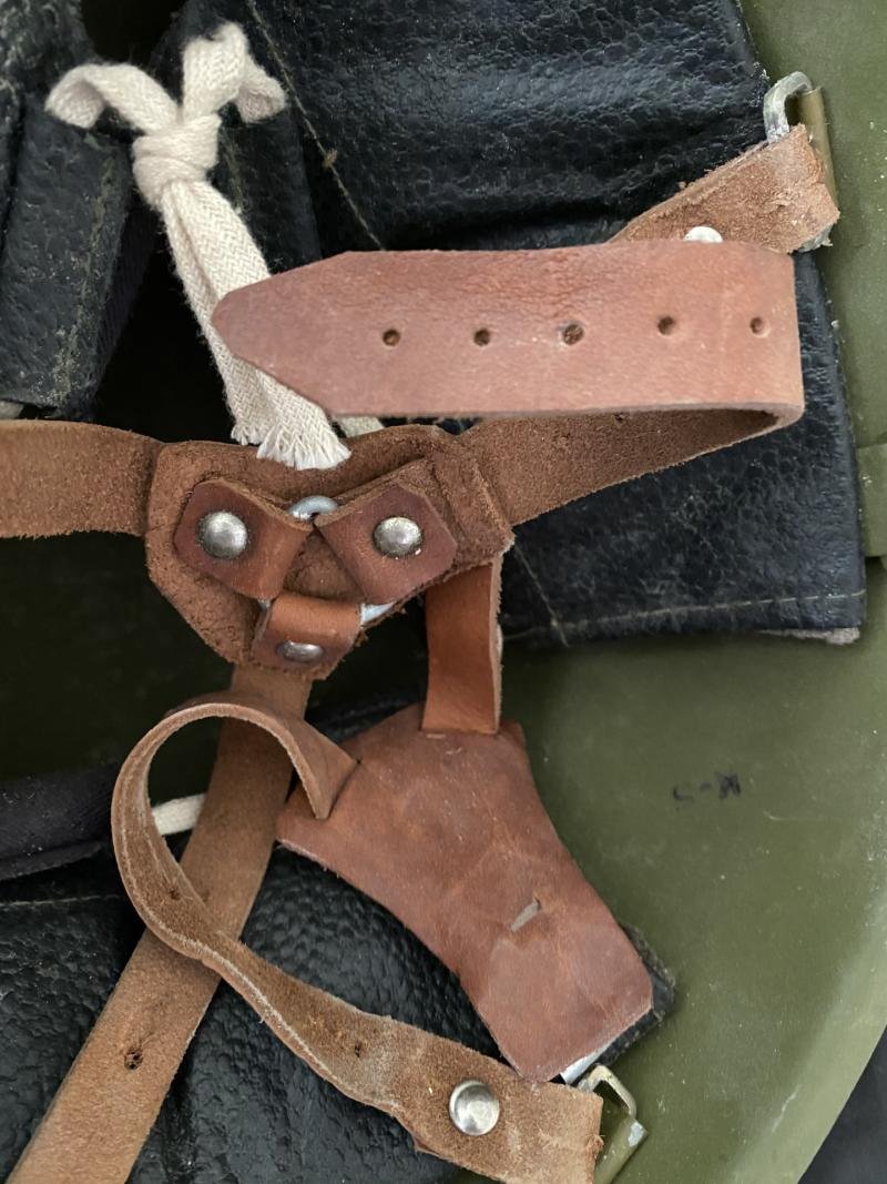 RUSSIAN SSH-40/60 COMBAT HELMET — image 7