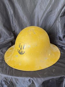 WW2 BRITISH ZUCKERMAN HELMET AS NORWEGIAN CIVIL DEFENCE