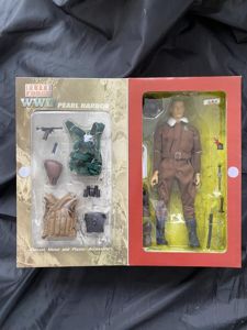 (WAS £95) ELITE FORCE 1/6 WW2 JAPANESE NAVY PILOT LIEUTENANT …