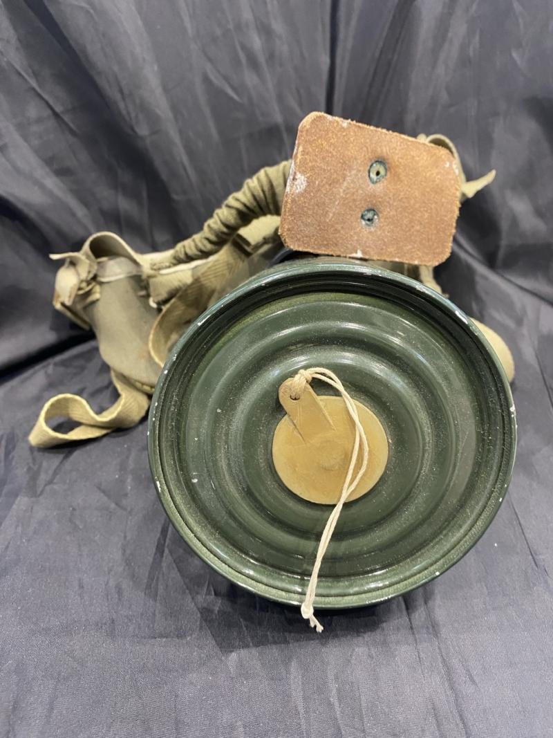 HUNGARIAN M75 GAS MASK — image 6