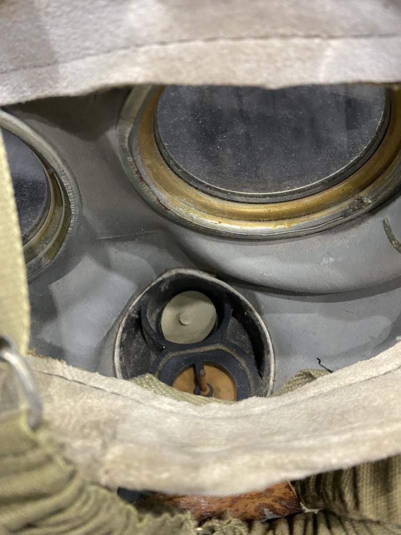 HUNGARIAN M75 GAS MASK — image 7