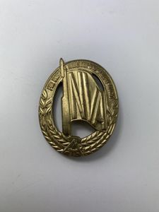 (Was £12) GERMAN NVA BADGE