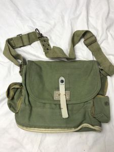 WW2 FRENCH GAS MASK BAG