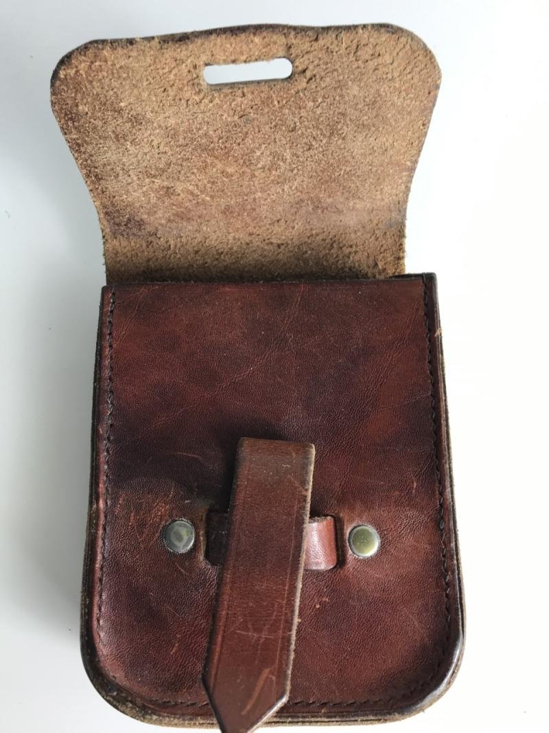 UNKNOWN LEATHER POUCH — image 3