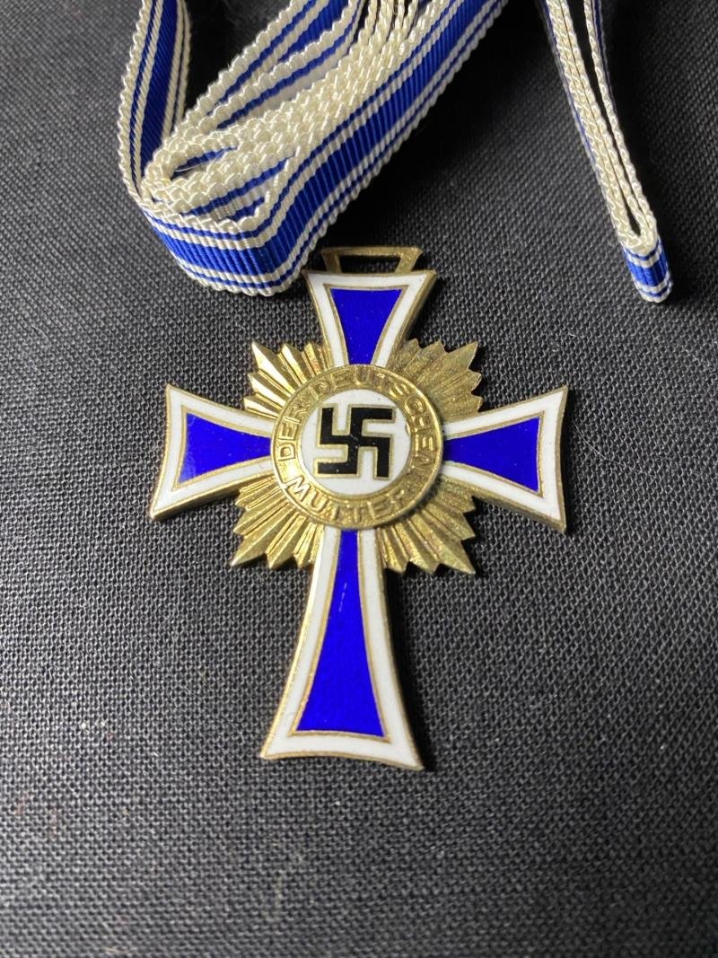 WW2 GERMAN GOLD MOTHERS CROSS — image 2
