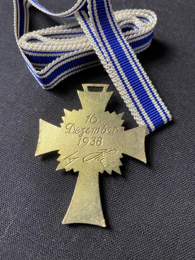 WW2 GERMAN GOLD MOTHERS CROSS — image 4