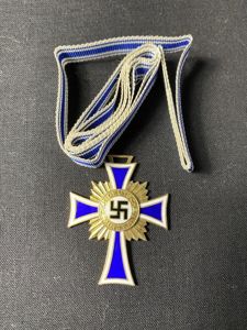 WW2 GERMAN GOLD MOTHERS CROSS