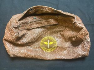 WW2 U.S. AIRFORCE OFFICERS VALET CARRIER