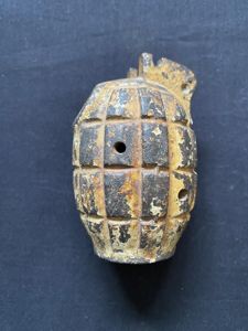 WW2 BRITISH NO.36 MILLS TRAINING GRENADE (INERT)
