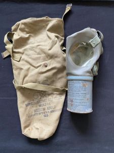 WW2 U.S. M1A2-1-1 NON COMBATANT GASMASK SET