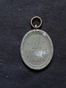 WW2 GERMAN WEST WALL MEDAL
