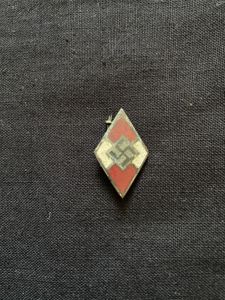 WW2 GERMAN HITLER YOUTH MEMBER'S BADGE