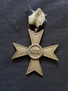 REPRODUCTION WW2 GERMAN WAR MERIT