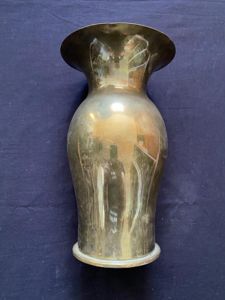 (Was £35) 12PR TRENCH ART SHELL VASE