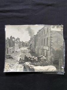 (was £10) FIRST PICTURE OF AMERICANS ENTERING COUNTANCES