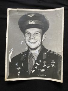 (Was £15) PICTURE OF YURI GARGARIN (COSMONAUT) (14'X11')