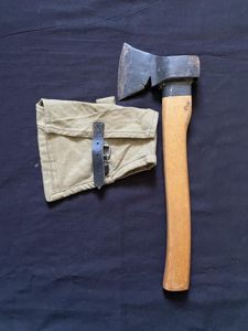 RUSSIAN AXE WITH POUCH