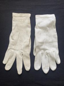 (Was £6) WW2 USMC PARADE GLOVES (MALONEY)