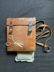 WW2 GERMAN D.R.K MEDICAL POUCH