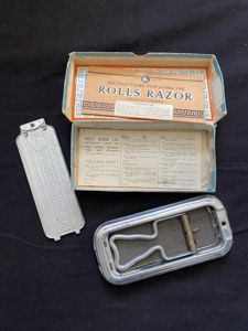 (Was £25) ROLLS RAZOR IN BOX