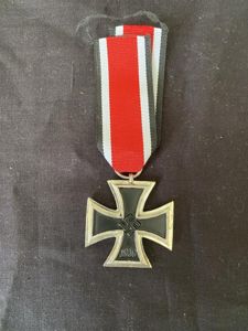 (Was £25) REPRODUCTION WW2 GERMAN IRON CROSS 2ND CLASS