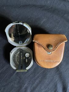 MILITARY WW2 U.S ARMY M2 COMPASS IN A M19 CARRYING …